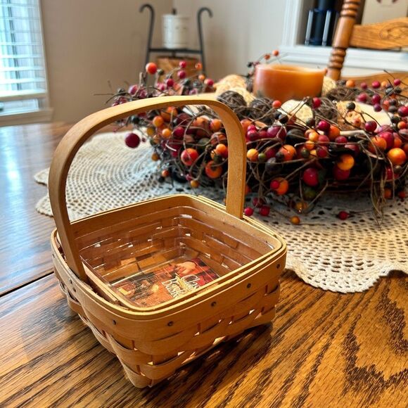 Longaberger 2002 Tarragon Booking Basket with Fixed Handle with protector - Picture 1 of 4